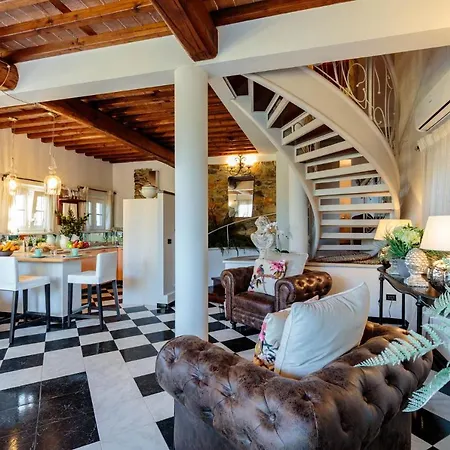 Catia Farmhouse, Three Luxury Bedrooms, A Jacuzzi Pool And A Dream-like Getaway Experience Capannori