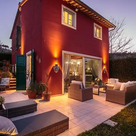 Catia Farmhouse, Three Luxury Bedrooms, A Jacuzzi Pool And A Dream-like Getaway Experience Villa Capannori