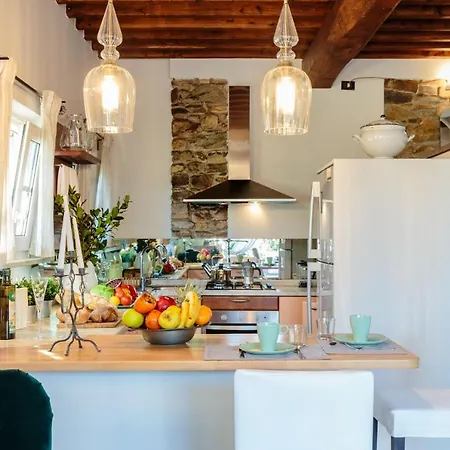 Catia Farmhouse, Three Luxury Bedrooms, A Jacuzzi Pool And A Dream-like Getaway Experience Capannori