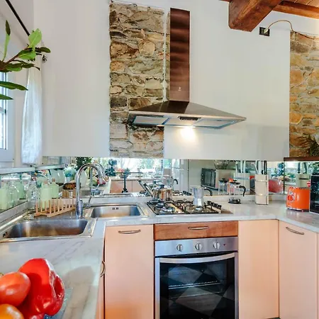 Catia Farmhouse, Three Luxury Bedrooms, A Jacuzzi Pool And A Dream-like Getaway Experience *
