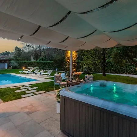 Catia Farmhouse, Three Luxury Bedrooms, A Jacuzzi Pool And A Dream-like Getaway Experience Villa