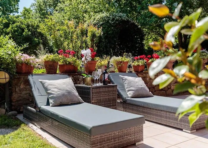 Catia Farmhouse, Three Luxury Bedrooms, A Jacuzzi Pool And A Dream-like Getaway Experience *